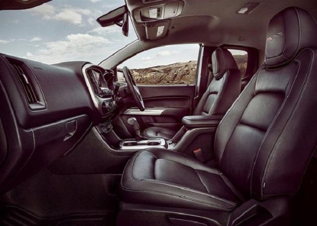 2019 Chevy Colorado ZR2 Bison interior