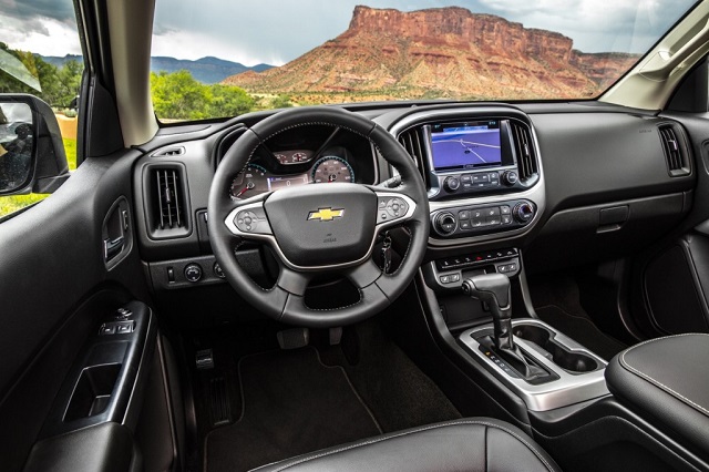 2020 Chevy Colorado interior