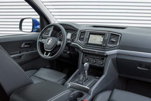 2020 VW Amarok interior