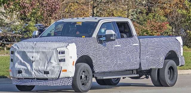 2023 Ford F-350 Super Duty front